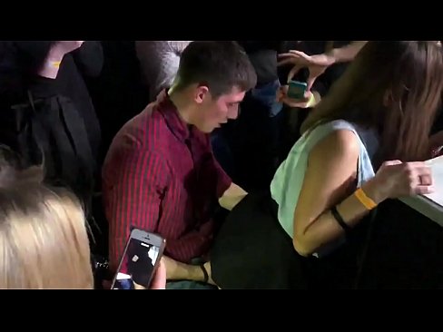 ❤️ Pravi seks u ruskom noćnom klubu. 18-godišnja Ruskinja u anusu i vagini pojebana u noćnom klubu ️❌ Seks video na bs.oblogcki.ru